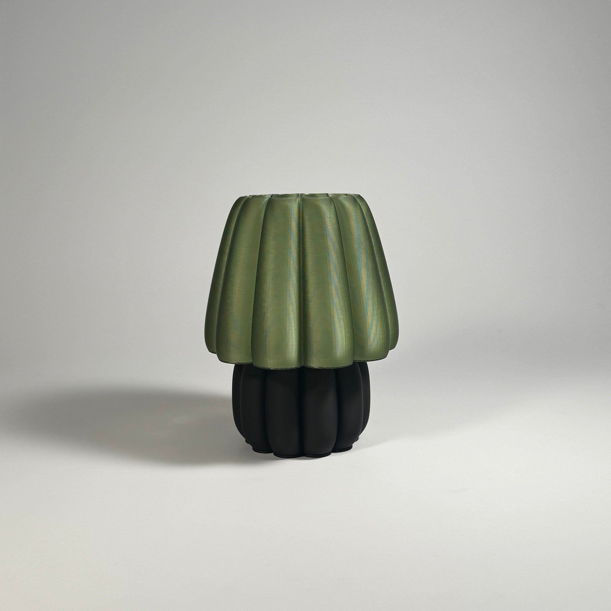 Lu Cop - Pudding Lamp - Base Midnight Black / Olive Translucent / H 18cm - 44.95 € - Art de Vivre - www.artdevivre.store