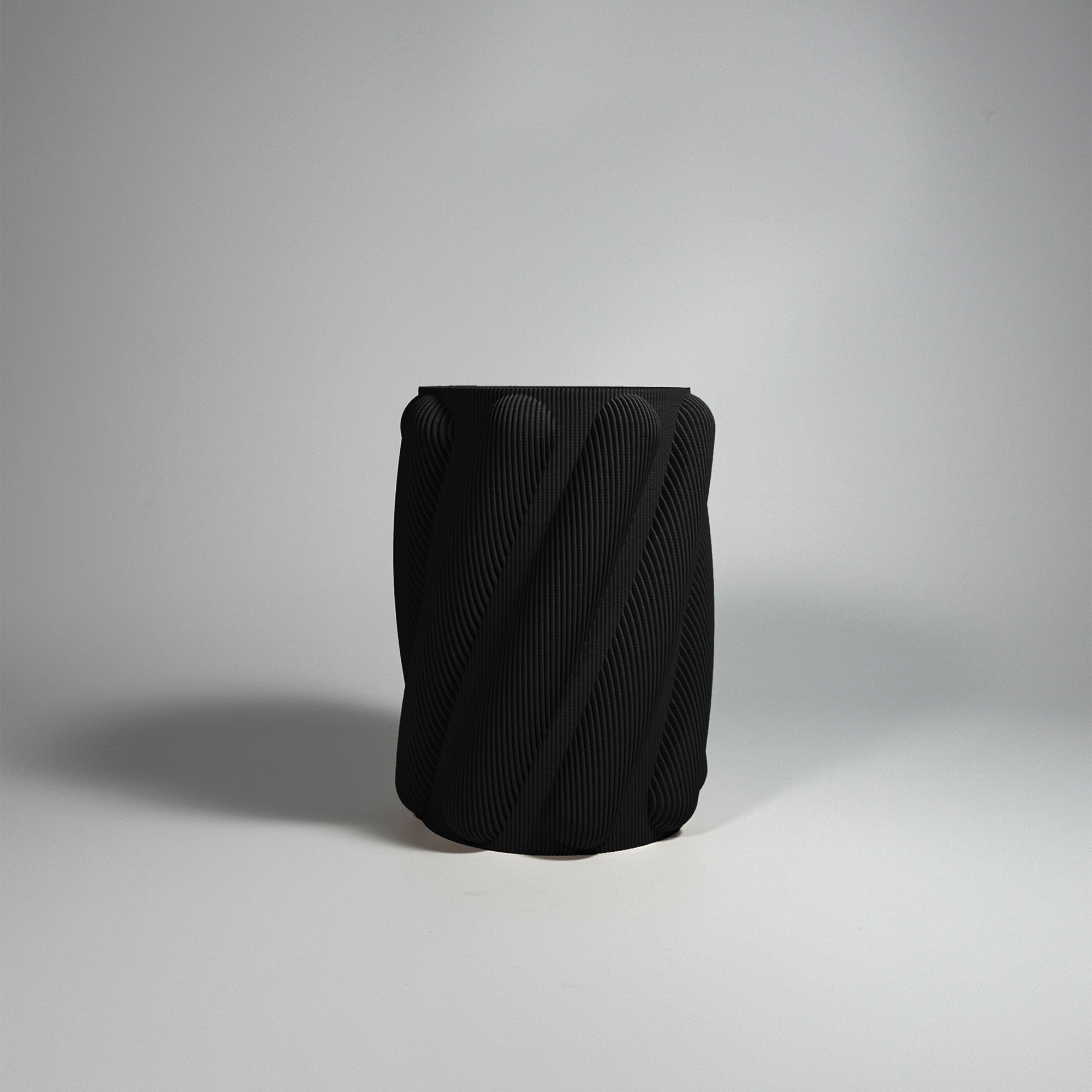 Kowafat - Spaghetti Vase - Midnight Black / H 18cm - 24.95 € - Art de Vivre - www.artdevivre.store