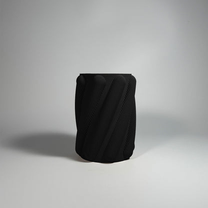 Kowafat - Spaghetti Vase - Midnight Black / H 18cm - 24.95 € - Art de Vivre - www.artdevivre.store