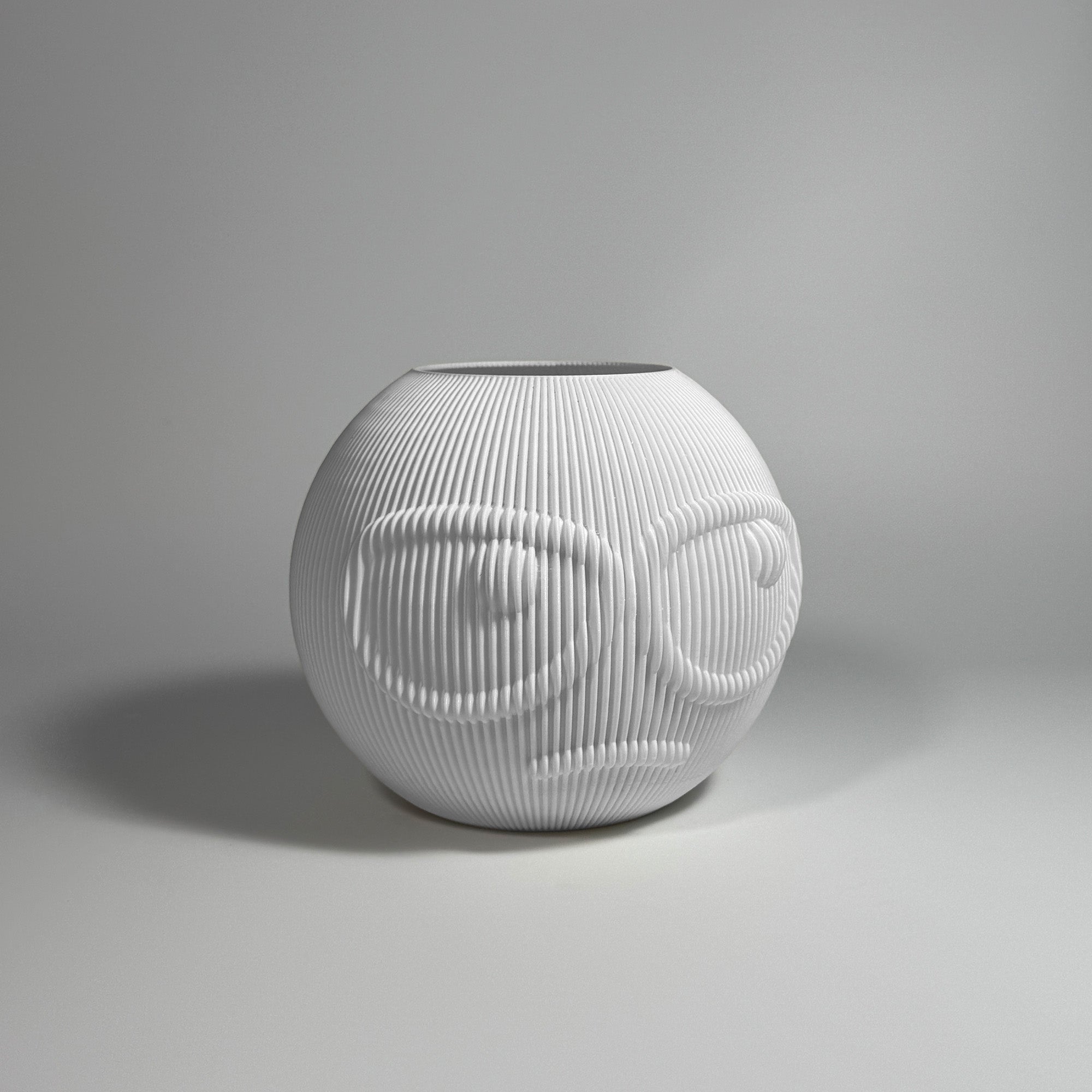 Kowafat - Suspicous Dude - Ivory / H 15cm - 29.95 € - Art de Vivre - www.artdevivre.store