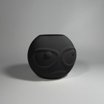 Kowafat - Suspicous Dude - Midnight Black / H 15cm - 29.95 € - Art de Vivre - www.artdevivre.store