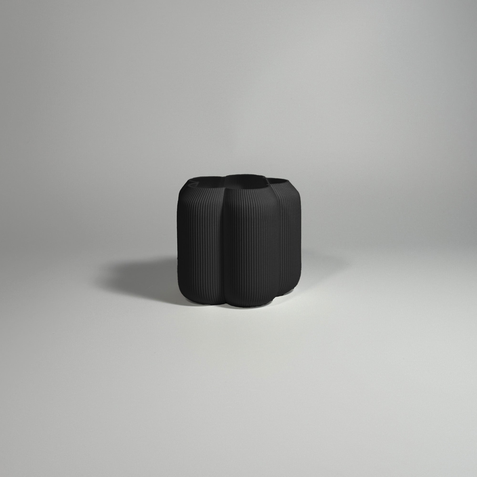 Lu Cop - Caribe Pot - Midnight Black / H 9cm - 14.95 € - Art de Vivre - www.artdevivre.store
