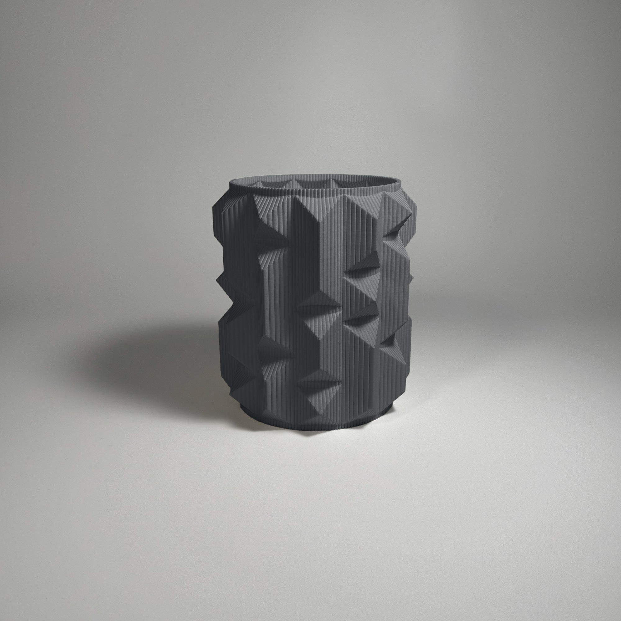 Kowafat - Prisma Vase - Urban Grey / H 15cm - 24.95 € - Art de Vivre - www.artdevivre.store
