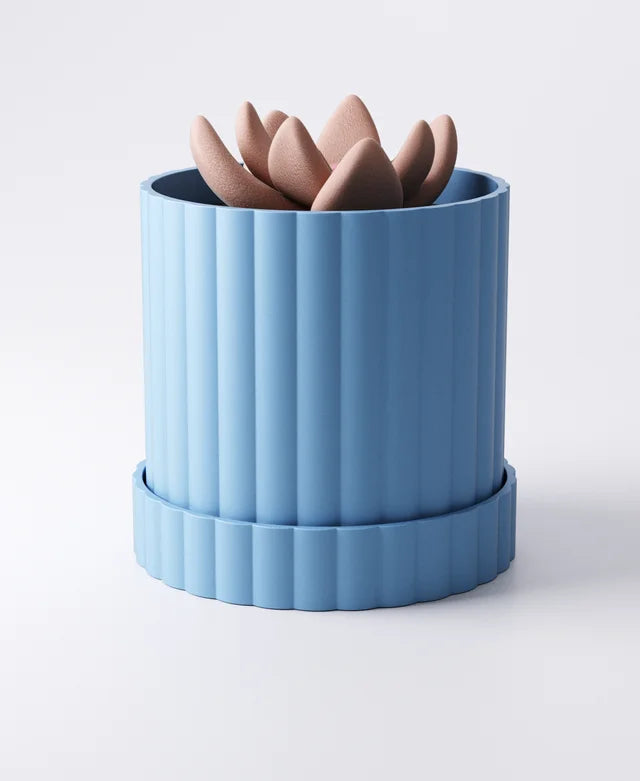 Large Ridged Pot