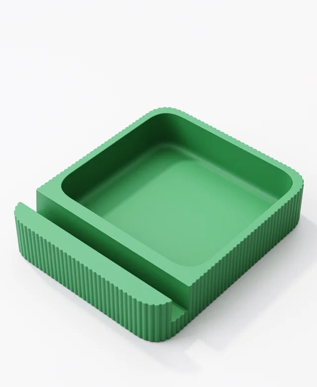 Kleines Tray mit Handyhalterung